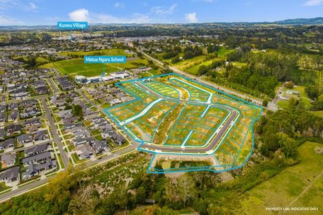 Photo of property in 10 Mcindoe Road, Kumeu, 0810