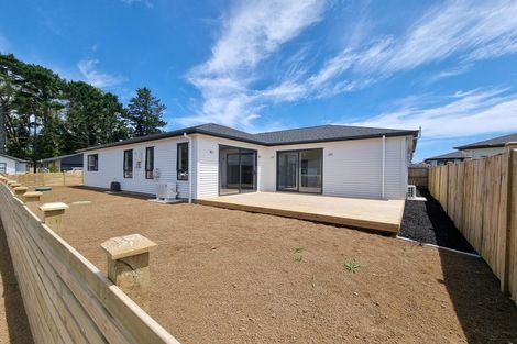 Photo of property in 11 Konoba Avenue, Kumeu, 0810
