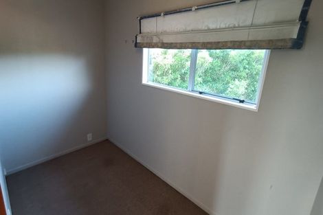 Photo of property in 13a Kingsbridge Place, Newlands, Wellington, 6037