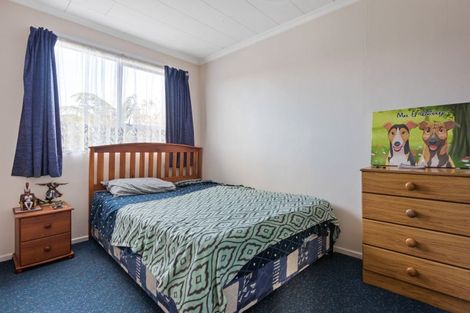 Photo of property in 7 Fairview Place, Westown, New Plymouth, 4310