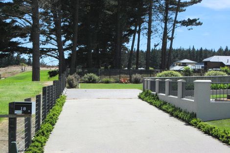 Photo of property in 18 Seacroft Place, Waimairi Beach, Christchurch, 8083