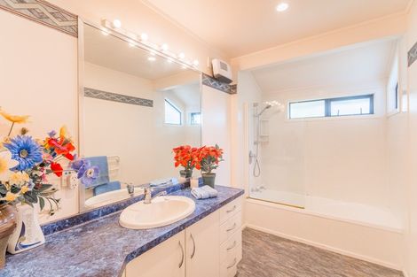 Photo of property in 32a Francis Road, Paraparaumu Beach, Paraparaumu, 5032