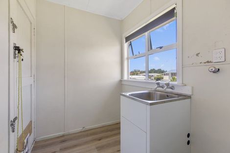 Photo of property in 14 Rospeath Crescent, Spotswood, New Plymouth, 4310