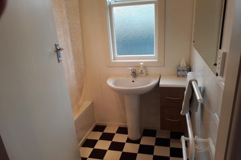 Photo of property in 14 Manor Place, Bryndwr, Christchurch, 8053