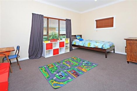Photo of property in 19 Clevedon Road, Papakura, 2110