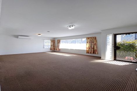 Photo of property in 5 Celeste Place, Totara Vale, Auckland, 0627