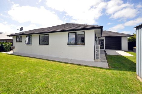 Photo of property in 8 Bellamont Street, Kumeu, 0810