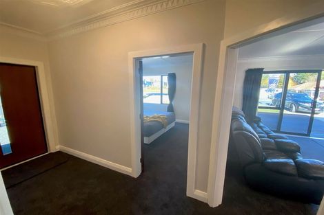 Photo of property in 12 Cossens Street, Balclutha, 9230