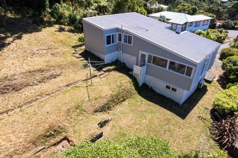 Photo of property in 37 Spenmoor Street, Newlands, Wellington, 6037