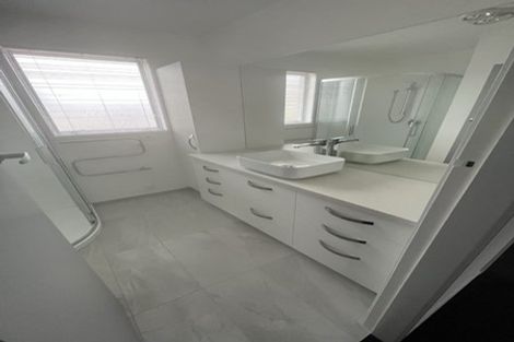 Photo of property in 3 Patterson Grove, Waikanae, 5036