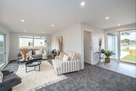 Photo of property in 9 Macrocarpa Lane, Carterton, 5713