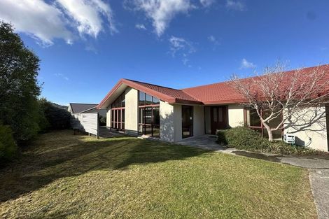 Photo of property in 37 Mcewen Crescent, Riverstone Terraces, Upper Hutt, 5018