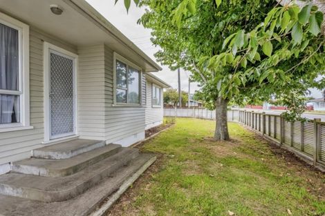 Photo of property in 1 Bartholomew Road, Levin, 5510