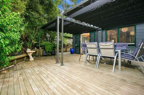 Photo of property in 2/42 Woodlands Crescent, Browns Bay, Auckland, 0630