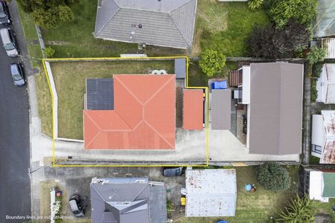 Photo of property in 33 Cobham Crescent, Kelston, Auckland, 0602