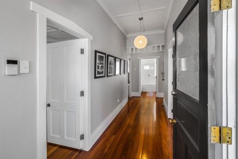 Photo of property in 1/2 Tennyson Street, Northcote Point, Auckland, 0627