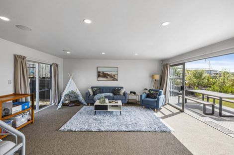 Photo of property in 28a Weka Street, Mangawhai, 0505