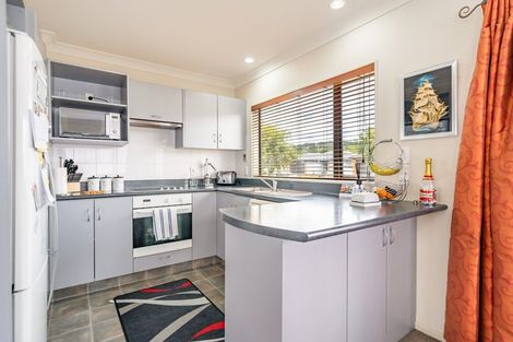 Photo of property in 11 Talbot Grove, Trentham, Upper Hutt, 5018