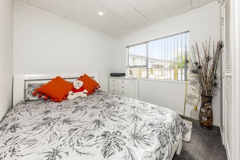 Photo of property in 8 Pesaro Place, Clover Park, Auckland, 2023