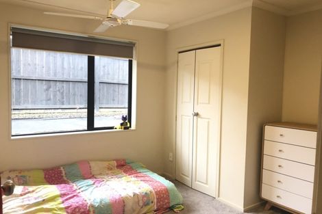 Photo of property in 17 Spoonbill Place, Unsworth Heights, Auckland, 0632