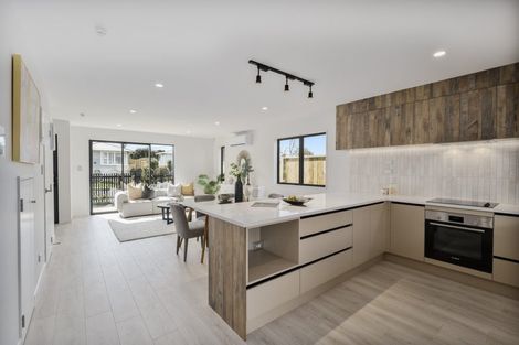 Photo of property in 31 Tiroroa Avenue, Te Atatu South, Auckland, 0610