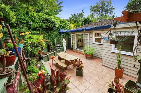 Photo of property in 39 Sunrise Boulevard, Tawa, Wellington, 5028