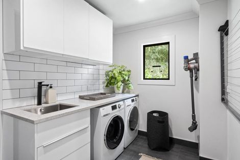 Photo of property in 147 Seatoun Heights Road, Miramar, Wellington, 6022