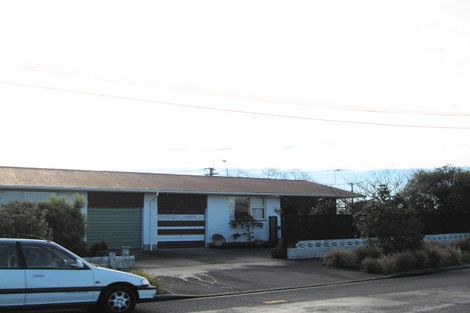 Photo of property in 2/172 Bowhill Road, New Brighton, Christchurch, 8083