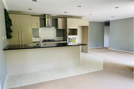 Photo of property in 6 Stamford Crescent, Flat Bush, Auckland, 2019