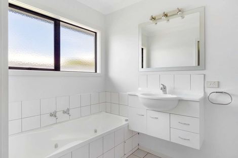 Photo of property in 7 Pohutukawa Grove, Lytton West, Gisborne, 4010