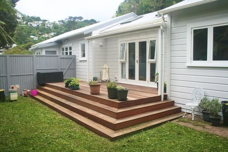 Photo of property in 11 Albemarle Road, Northland, Wellington, 6012