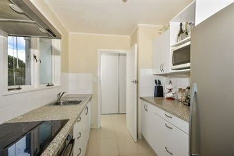 Photo of property in 2/51 Knightsbridge Drive, Forrest Hill, Auckland, 0620