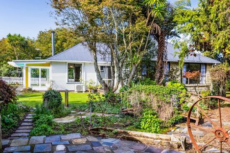 Photo of property in 16 Bridger Place, Eltham, 4322