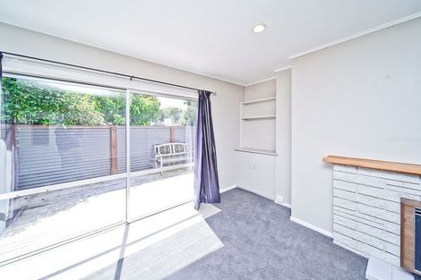 Photo of property in 8 Gwendoline Place, Glenview, Hamilton, 3206