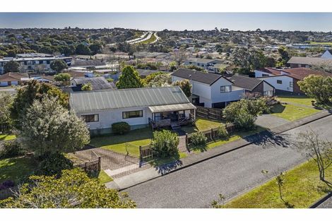 Photo of property in 56 Kennedy Avenue, Forrest Hill, Auckland, 0620