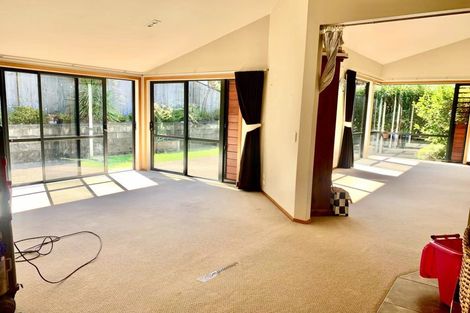 Photo of property in 2 Strundeen Close, Flat Bush, Auckland, 2016