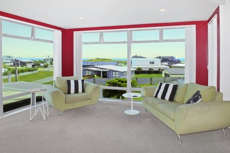 Photo of property in 9 Trafalgar Street, Foxton Beach, Foxton, 4815
