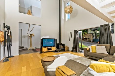 Photo of property in 19 Te Araroa Drive, Paremoremo, Auckland, 0632