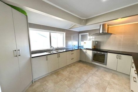 Photo of property in 23 Hyperion Drive, Randwick Park, Auckland, 2105