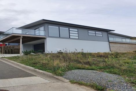 Photo of property in 9a Grumman Lane, Newlands, Wellington, 6037