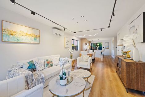 Photo of property in 15b Wilbur Place, Pakuranga Heights, Auckland, 2010