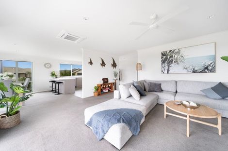 Photo of property in 2 Roto View, One Tree Point, 0118