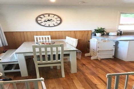 Photo of property in 52 Kiwi Crescent, Tawa, Wellington, 5028