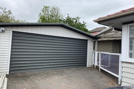 Photo of property in 98 Hillsborough Road, Hillsborough, Auckland, 1042