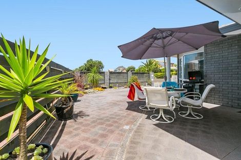 Photo of property in 23a Sunbrae Grove, Mount Maunganui, 3116