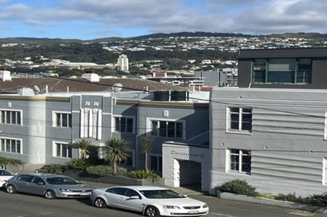 Photo of property in 22 Hawker Street, Mount Victoria, Wellington, 6011