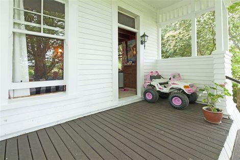 Photo of property in 130 Boord Crescent, Kumeu, 0891