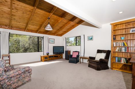 Photo of property in 58a West Lynn Road, Titirangi, Auckland, 0604