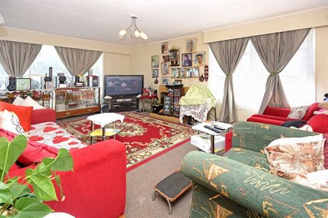Photo of property in 33 Blake Road, Mangere East, Auckland, 2024