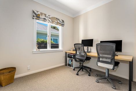 Photo of property in 73 Oroua Street, Eastbourne, Lower Hutt, 5013